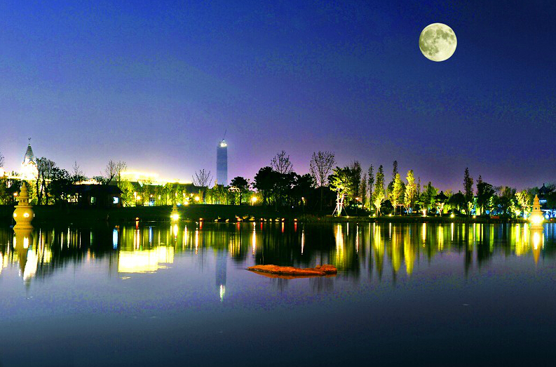 三潭印月晚上图片