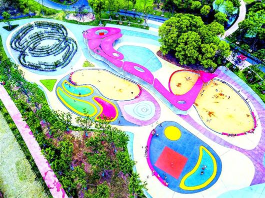 青山江滩二期开园迎客 系湖北首个"海绵江滩"