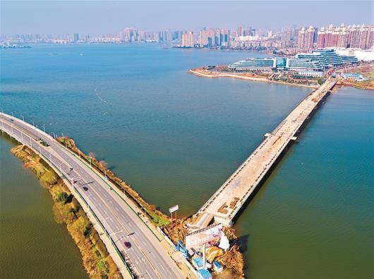 2018年1月9日,武汉市楚平路(雄楚大道—南湖大道)工程的关键项目南湖